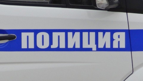 Полицейские п. Островское по горячим следам раскрыли кражу 10 тысяч рублей.